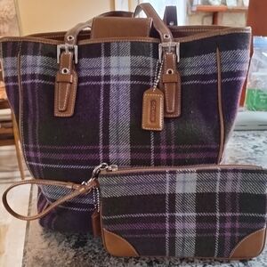 COACH 2 PC PURPLE & TAN WOOL & LEATHER TWEED SHOULDER BAG & WRISTLET